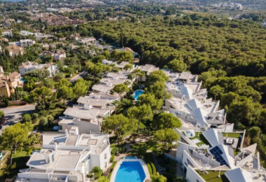 Oszałamiająca Semi Detached Villa w Meisho Hills, Marbella Golden Mile