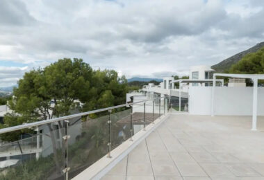 Oszałamiająca Semi Detached Villa w Meisho Hills, Marbella Golden Mile
