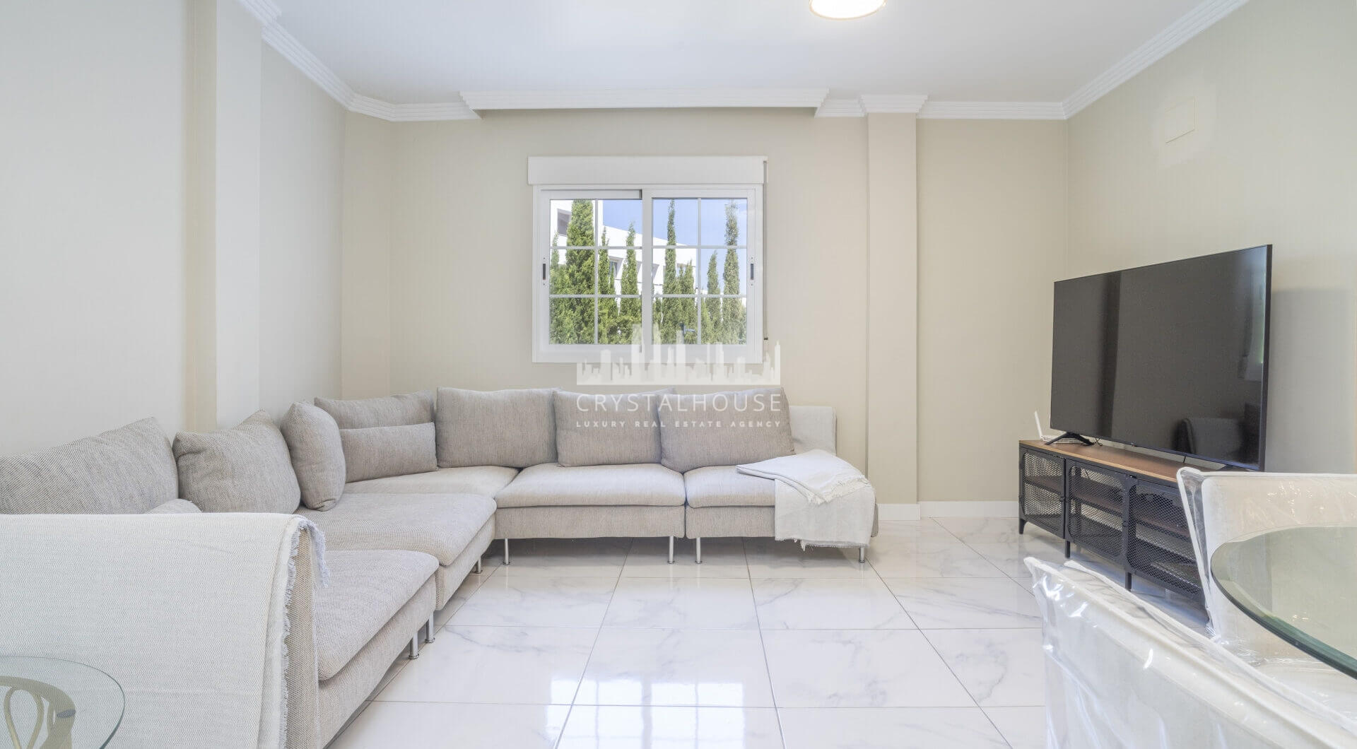 W pełni odnowione mieszkanie na podwyższonym parterze z dużym tarasem – Golden Banus, Nueva Andalucía