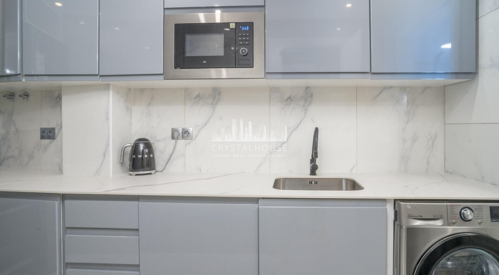 W pełni odnowione mieszkanie na podwyższonym parterze z dużym tarasem – Golden Banus, Nueva Andalucía