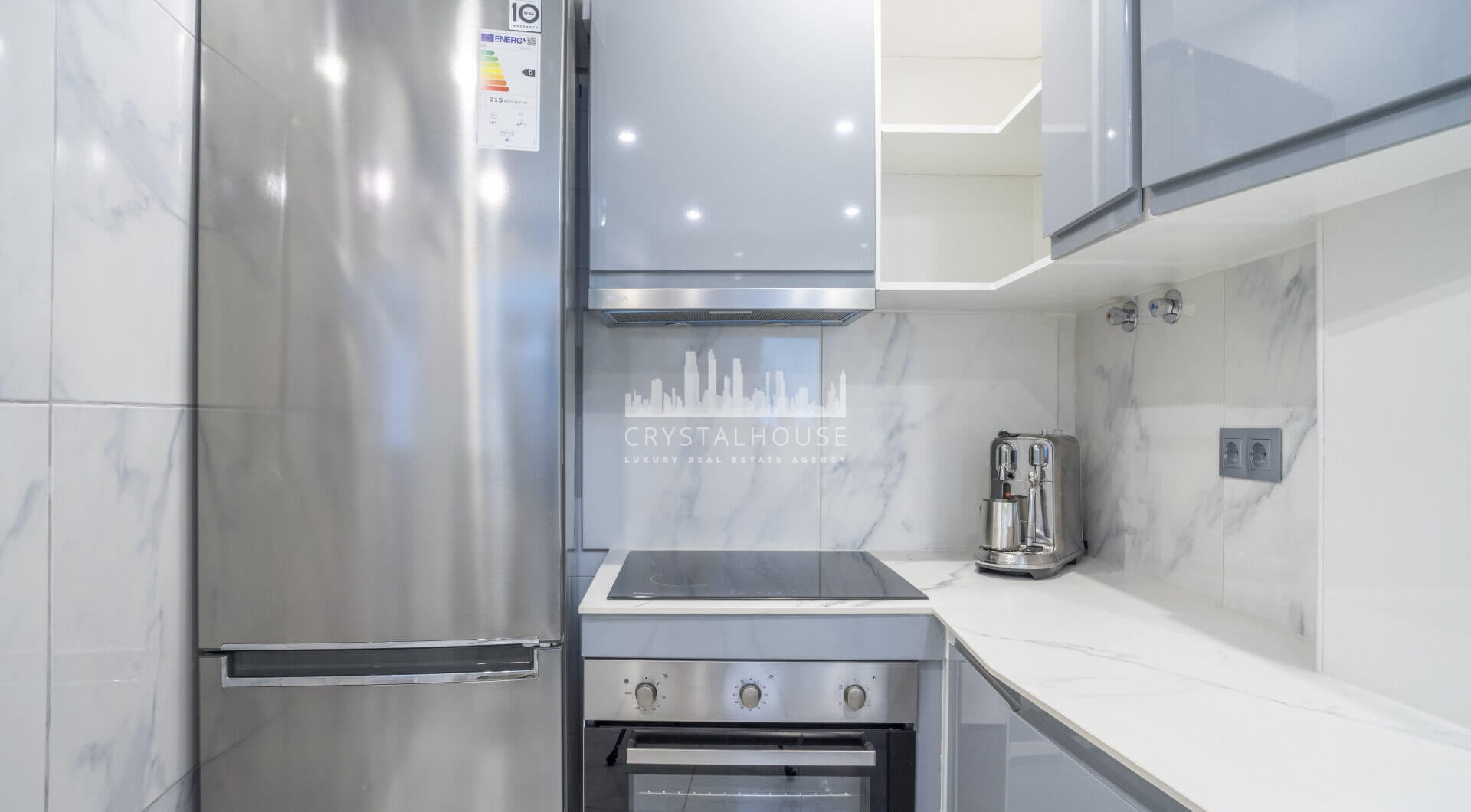 W pełni odnowione mieszkanie na podwyższonym parterze z dużym tarasem – Golden Banus, Nueva Andalucía