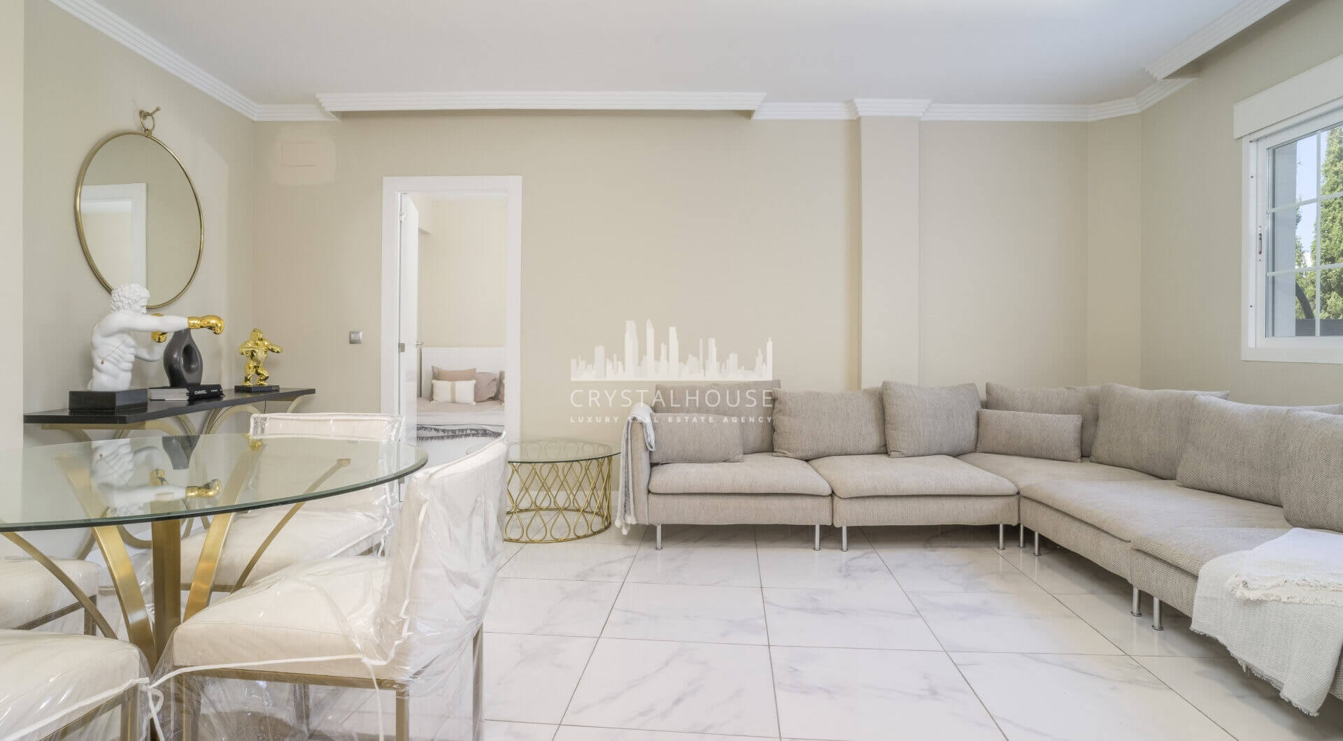 W pełni odnowione mieszkanie na podwyższonym parterze z dużym tarasem – Golden Banus, Nueva Andalucía