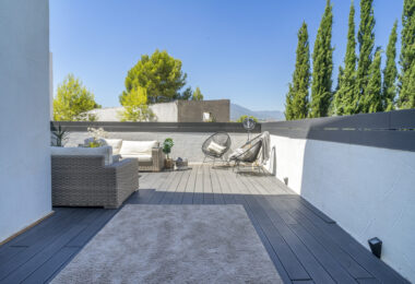 W pełni odnowione mieszkanie na podwyższonym parterze z dużym tarasem – Golden Banus, Nueva Andalucía