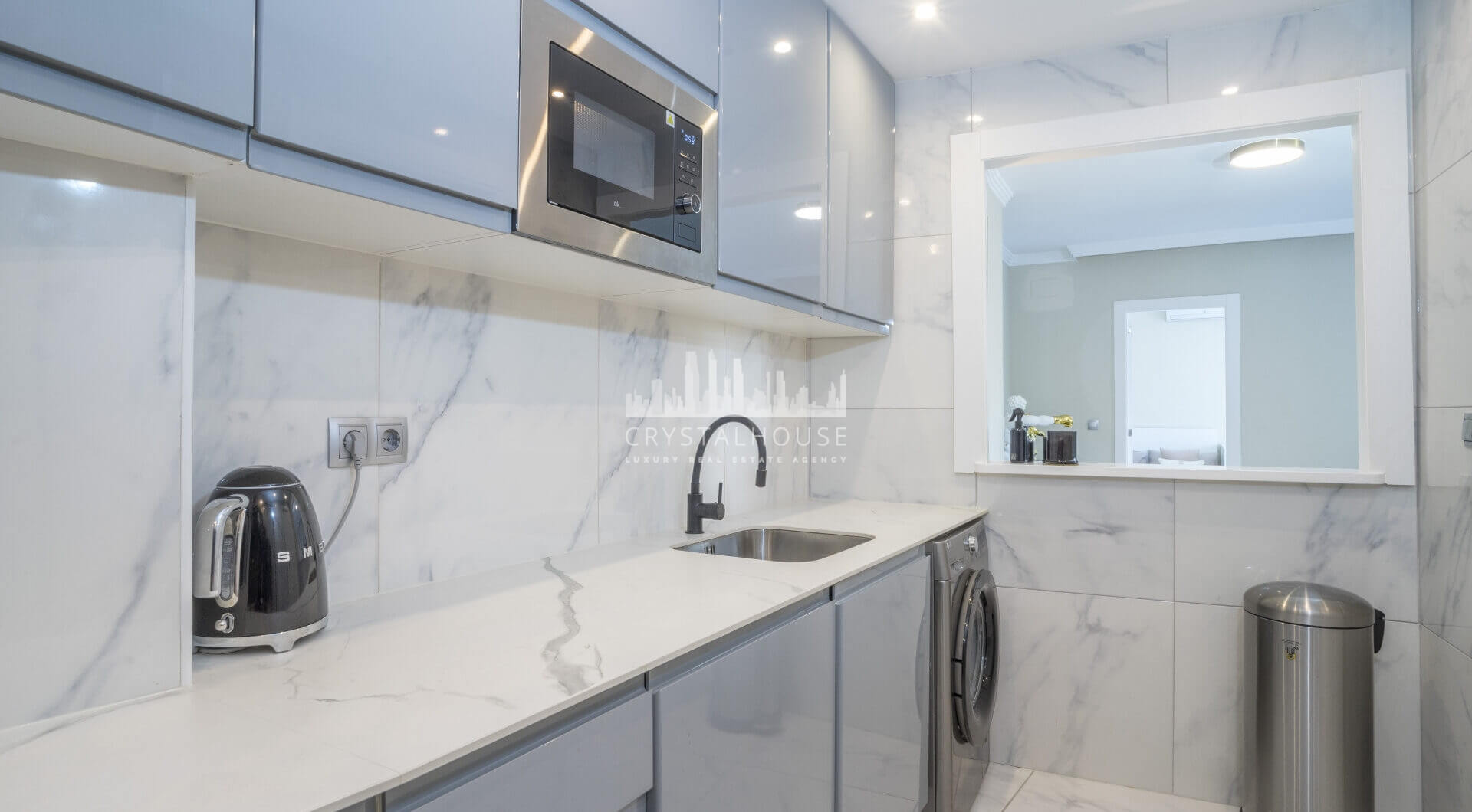 W pełni odnowione mieszkanie na podwyższonym parterze z dużym tarasem – Golden Banus, Nueva Andalucía