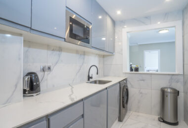 W pełni odnowione mieszkanie na podwyższonym parterze z dużym tarasem – Golden Banus, Nueva Andalucía