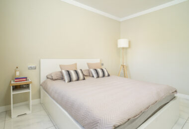 W pełni odnowione mieszkanie na podwyższonym parterze z dużym tarasem – Golden Banus, Nueva Andalucía