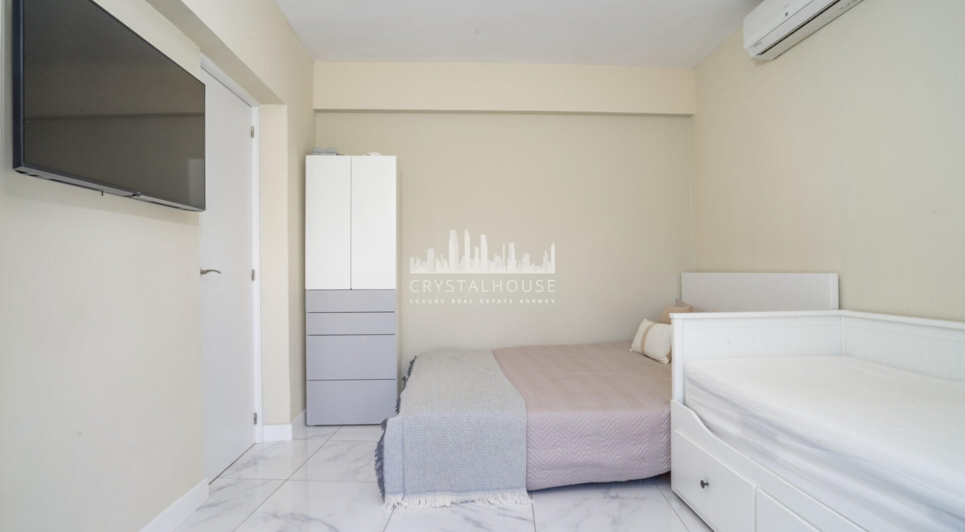 W pełni odnowione mieszkanie na podwyższonym parterze z dużym tarasem – Golden Banus, Nueva Andalucía