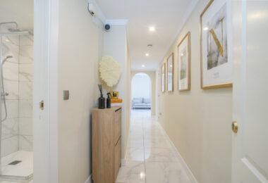 W pełni odnowione mieszkanie na podwyższonym parterze z dużym tarasem – Golden Banus, Nueva Andalucía