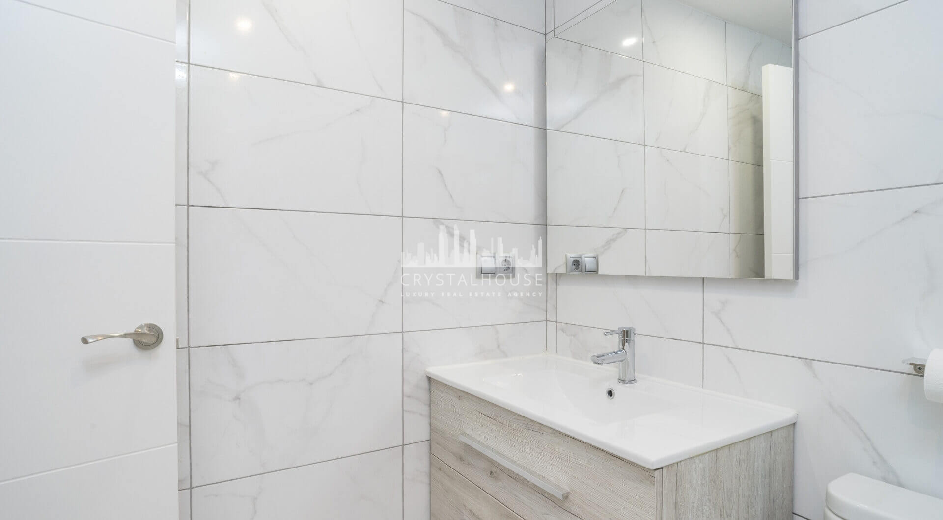 W pełni odnowione mieszkanie na podwyższonym parterze z dużym tarasem – Golden Banus, Nueva Andalucía