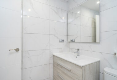 W pełni odnowione mieszkanie na podwyższonym parterze z dużym tarasem – Golden Banus, Nueva Andalucía