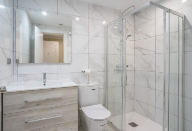 W pełni odnowione mieszkanie na podwyższonym parterze z dużym tarasem – Golden Banus, Nueva Andalucía