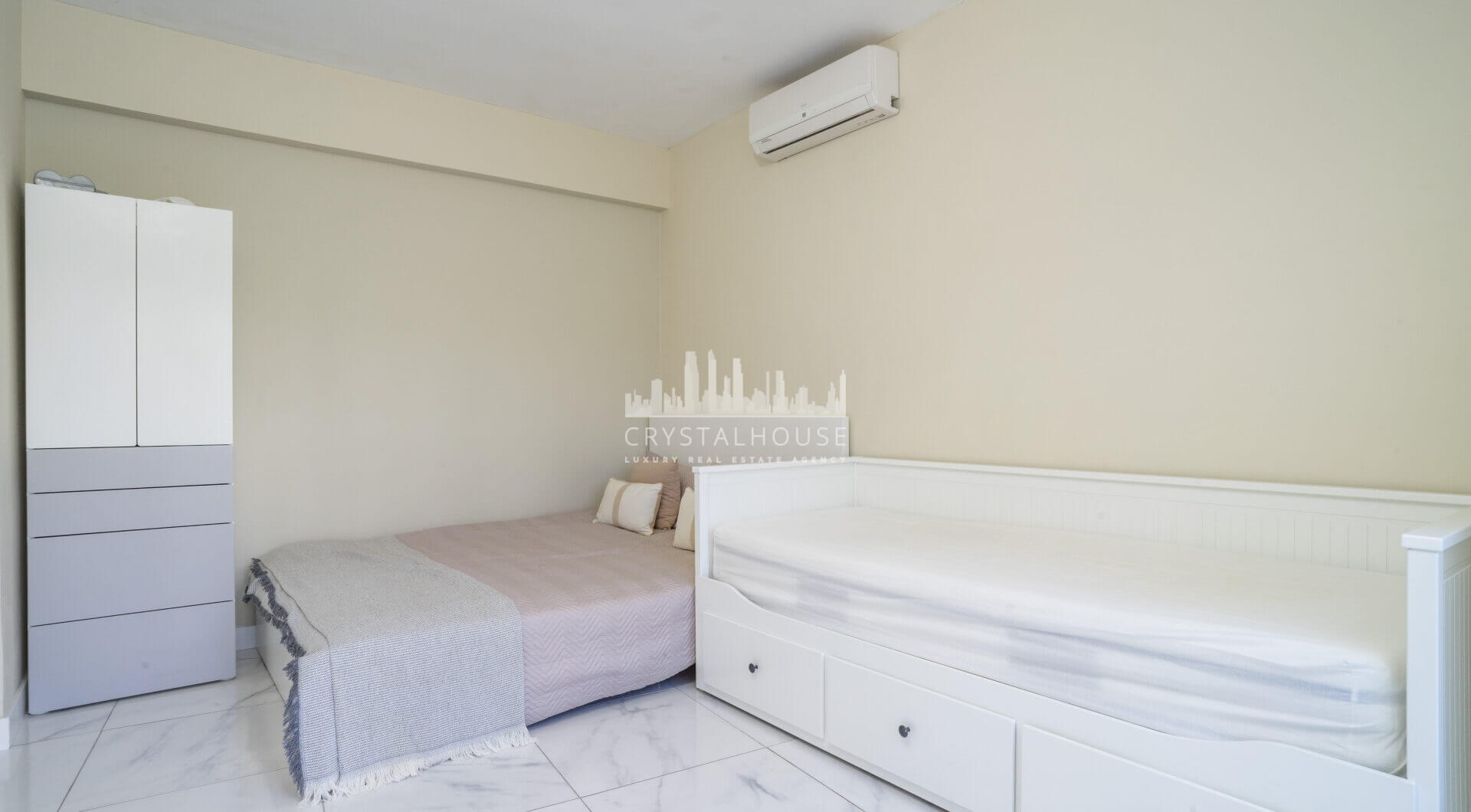 W pełni odnowione mieszkanie na podwyższonym parterze z dużym tarasem – Golden Banus, Nueva Andalucía