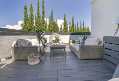 W pełni odnowione mieszkanie na podwyższonym parterze z dużym tarasem – Golden Banus, Nueva Andalucía