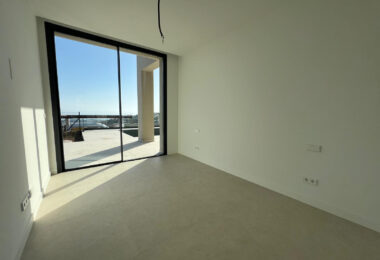 Unikalne możliwości - Brand New 3-Sypialnia Corner Villa w ekskluzywnej Benahavís Estate Ready Q1 2026
