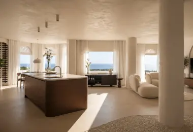 Penthouse Golden Mile Marbella – luksusowy open space z kuchnią, salonem i panoramicznym widokiem na morze