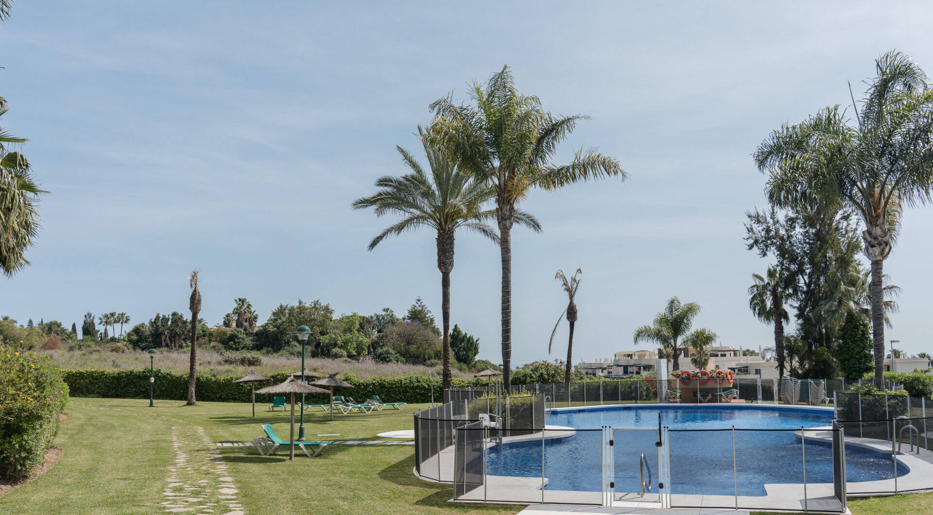 Olśniewający apartament z widokiem na morze w Cumbres del Rodeo, Nueva Andalucia.