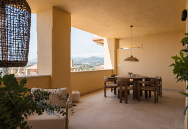 Olśniewający apartament z widokiem na morze w Cumbres del Rodeo, Nueva Andalucia.