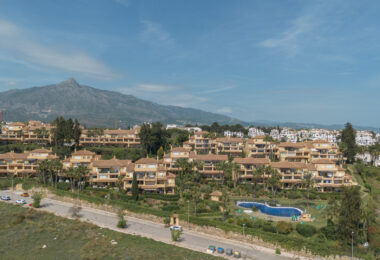 Olśniewający apartament z widokiem na morze w Cumbres del Rodeo, Nueva Andalucia.