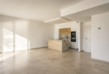 MIRAFLORES | ODNOWIONY PENTHOUSE Z PANORAMICZNYM WIDOKIEM NA MORZE I GÓRY