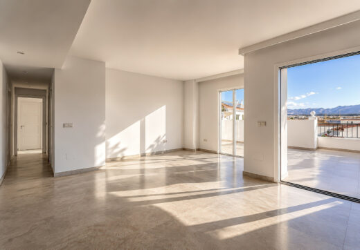 MIRAFLORES | ODNOWIONY PENTHOUSE Z PANORAMICZNYM WIDOKIEM NA MORZE I GÓRY
