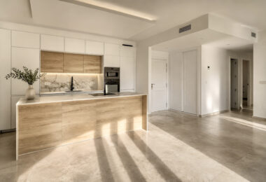 MIRAFLORES | ODNOWIONY PENTHOUSE Z PANORAMICZNYM WIDOKIEM NA MORZE I GÓRY