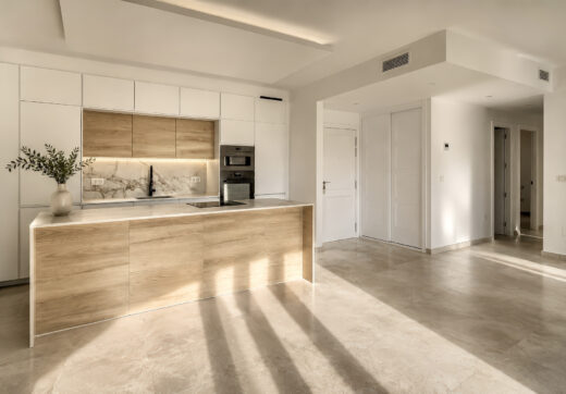 MIRAFLORES | ODNOWIONY PENTHOUSE Z PANORAMICZNYM WIDOKIEM NA MORZE I GÓRY