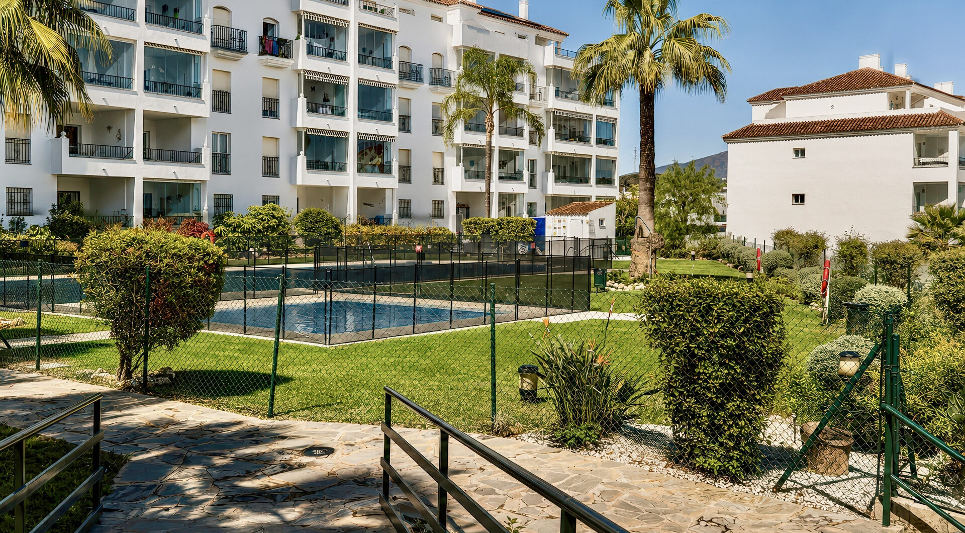 MIRAFLORES | ODNOWIONY PENTHOUSE Z PANORAMICZNYM WIDOKIEM NA MORZE I GÓRY