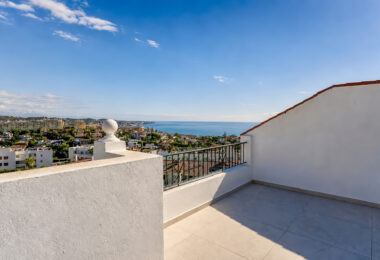 MIRAFLORES | ODNOWIONY PENTHOUSE Z PANORAMICZNYM WIDOKIEM NA MORZE I GÓRY