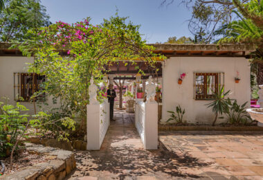 Kultowa rzymska oaza — Casares Costa