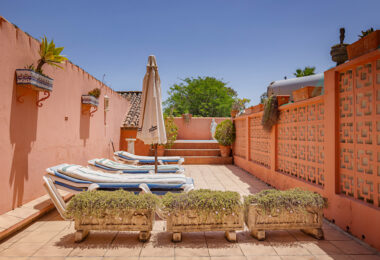 Kultowa rzymska oaza — Casares Costa