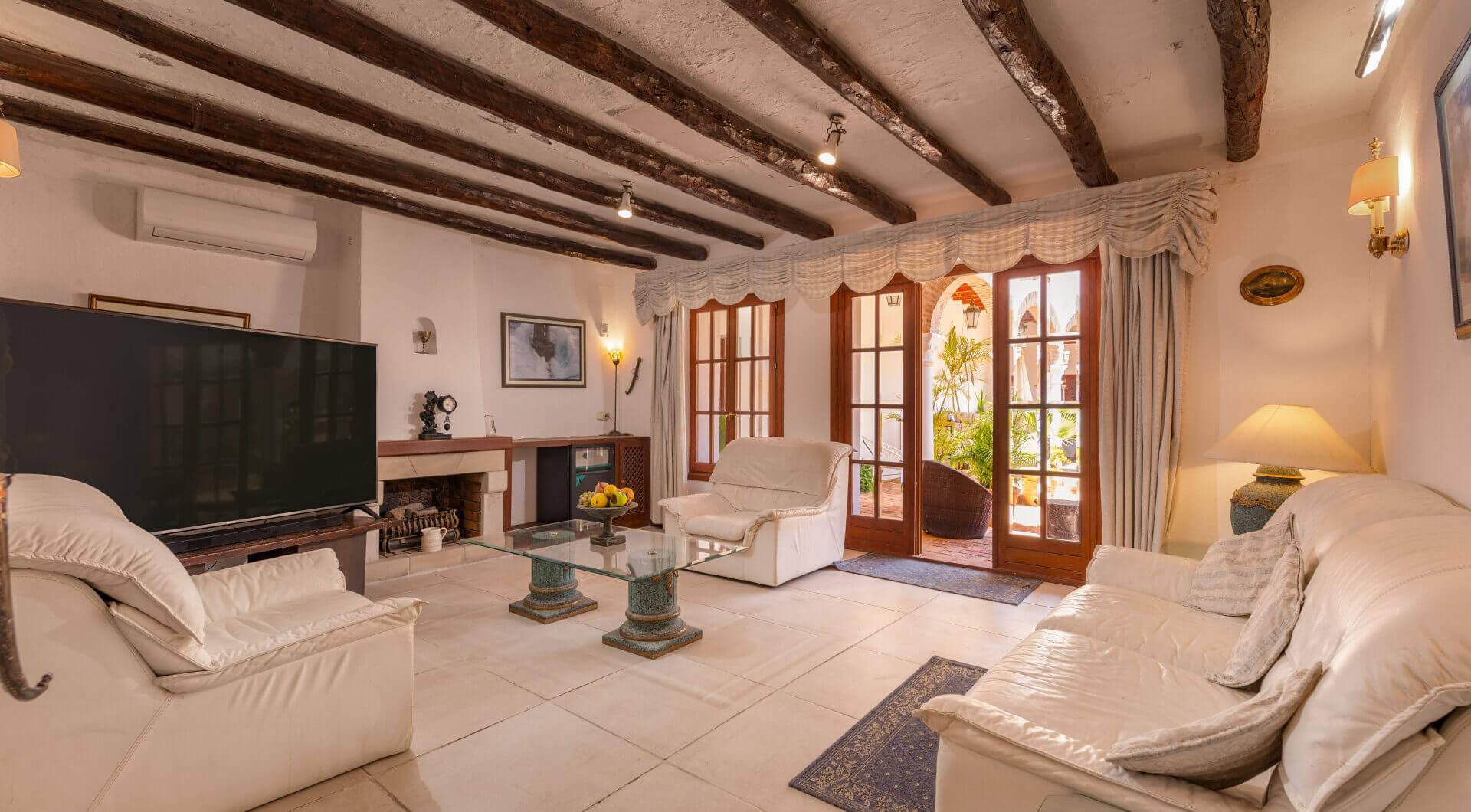 Kultowa rzymska oaza — Casares Costa