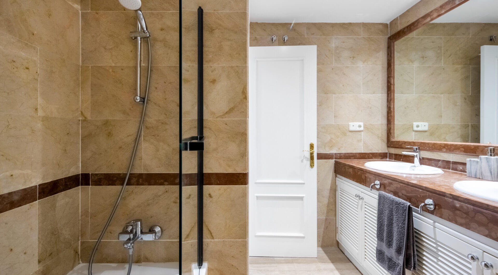 Elegancki Apartament na Parterze z Dostępem do Ogrodu w Hacienda Elviria