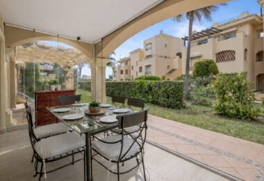 Elegancki Apartament na Parterze z Dostępem do Ogrodu w Hacienda Elviria