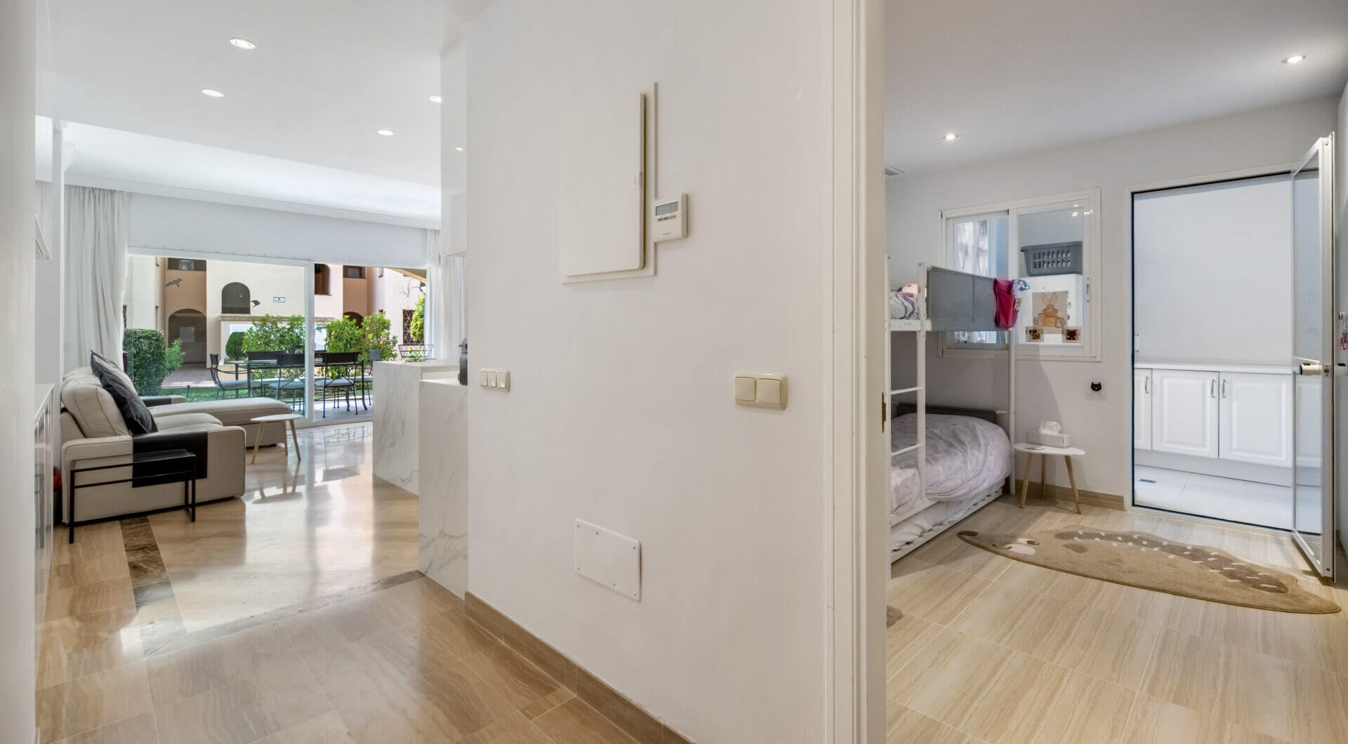 Elegancki Apartament na Parterze z Dostępem do Ogrodu w Hacienda Elviria