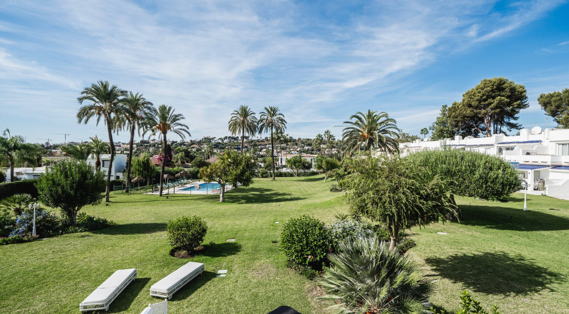 Elegancki Odnowiony Dom Szeregowy w La Rinconada, Nueva Andalucía