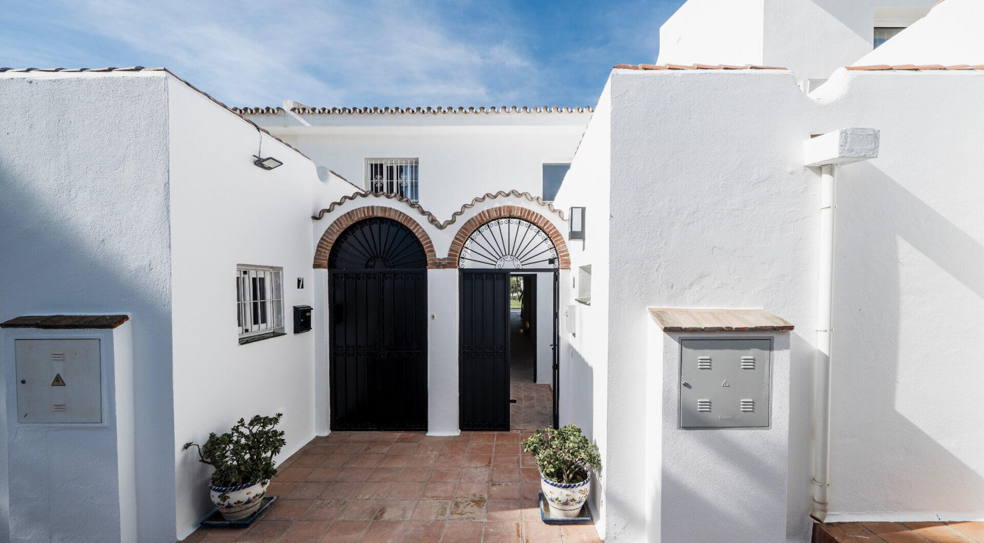 Elegancki Odnowiony Dom Szeregowy w La Rinconada, Nueva Andalucía