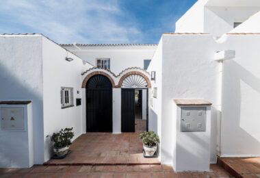 Elegancki Odnowiony Dom Szeregowy w La Rinconada, Nueva Andalucía