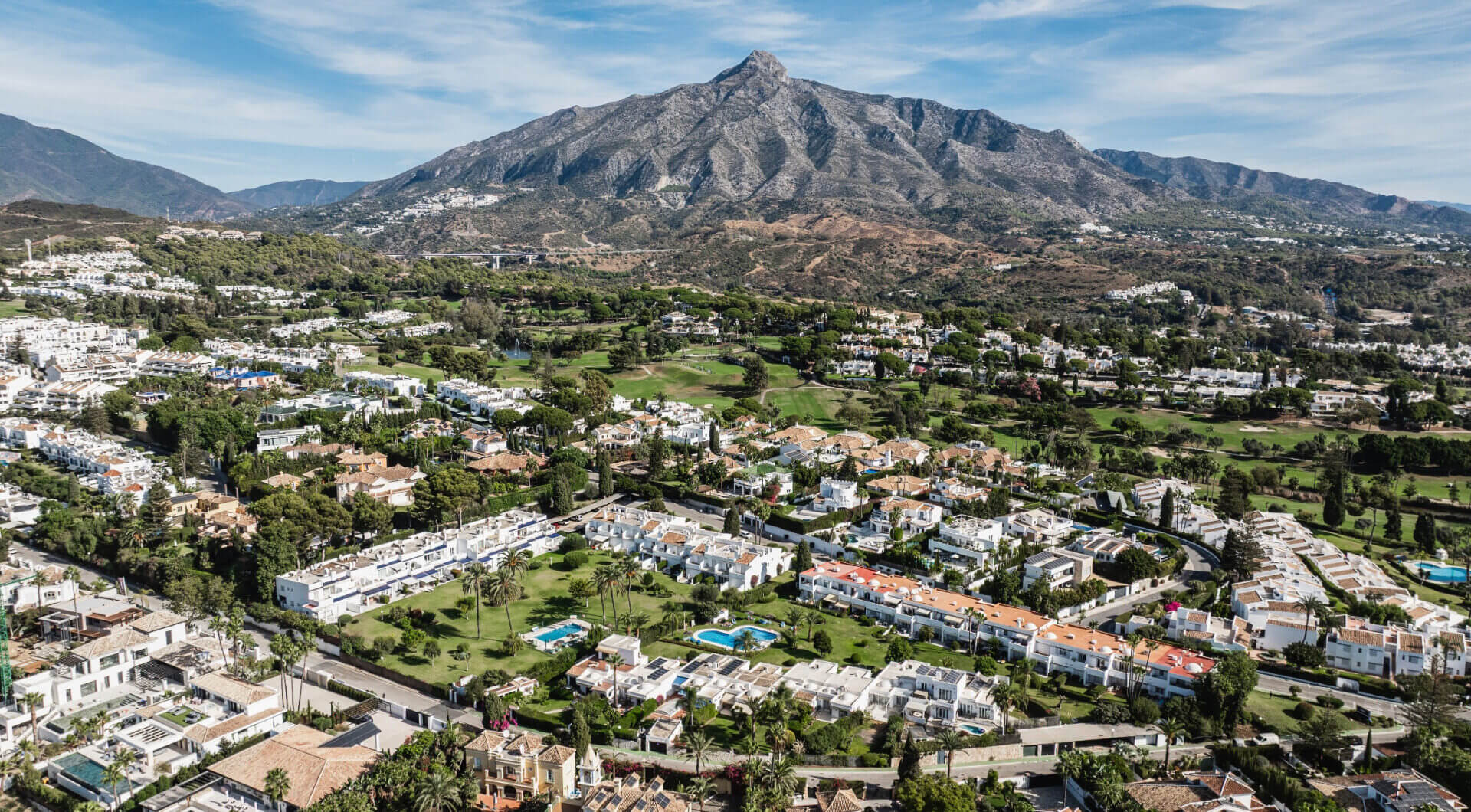 Elegancki Odnowiony Dom Szeregowy w La Rinconada, Nueva Andalucía