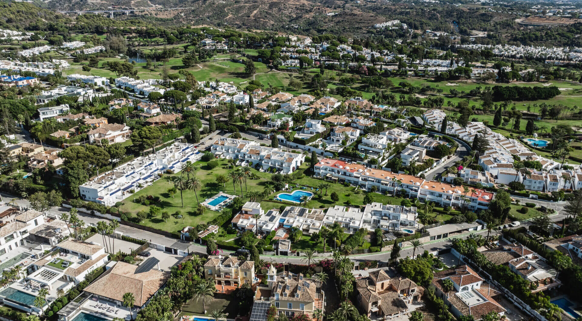 Elegancki Odnowiony Dom Szeregowy w La Rinconada, Nueva Andalucía