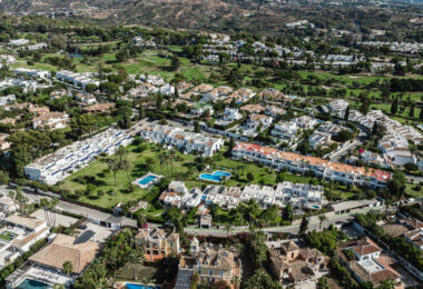 Elegancki Odnowiony Dom Szeregowy w La Rinconada, Nueva Andalucía