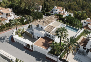 Wyjątkowa willa w Nueva Andalucía z panoramicznymi widokami