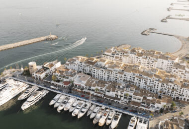 Prestiżowe Życie i Możliwość Inwestycji w Sercu Puerto Banús