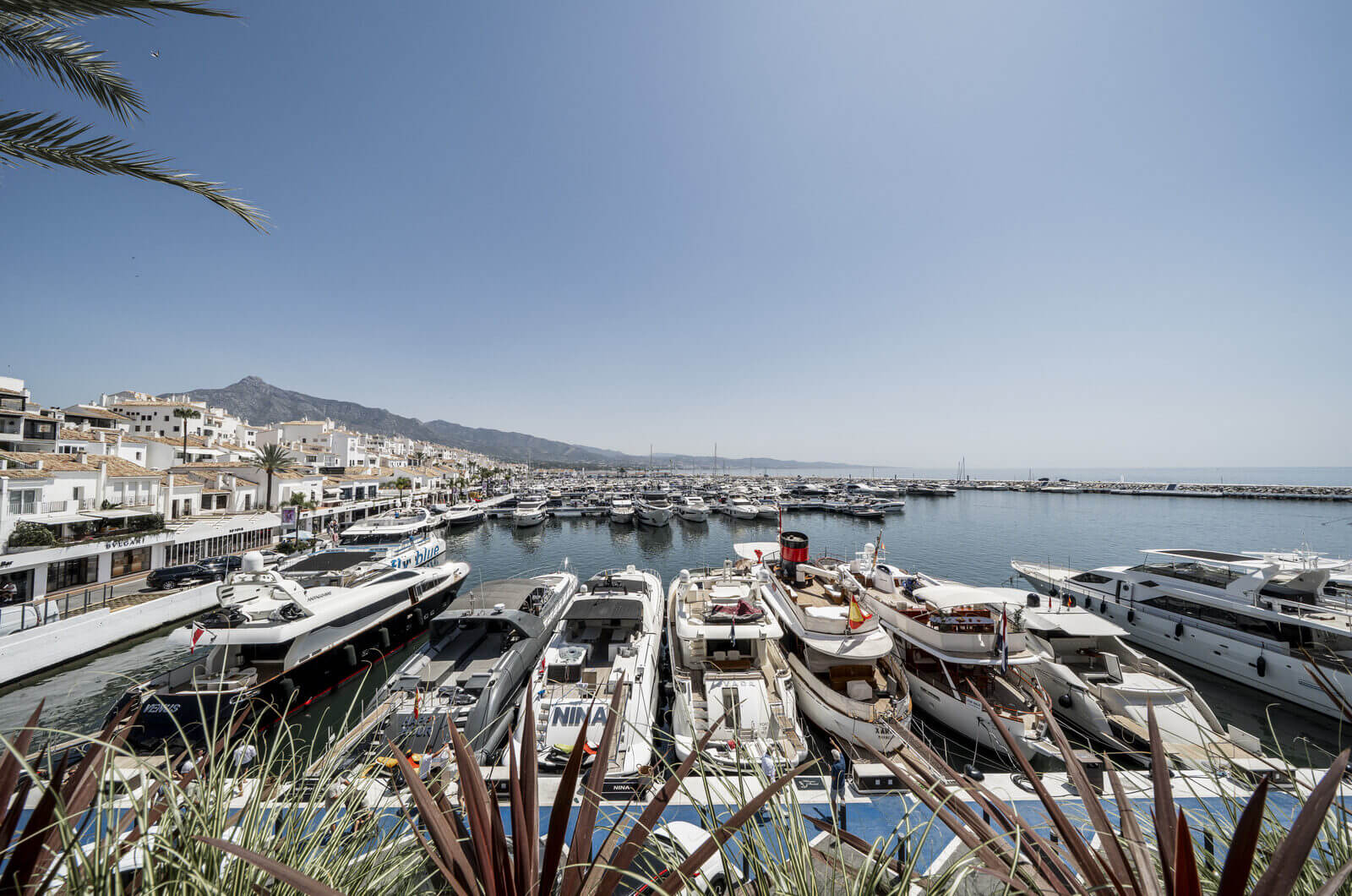 Prestiżowe Życie i Możliwość Inwestycji w Sercu Puerto Banús
