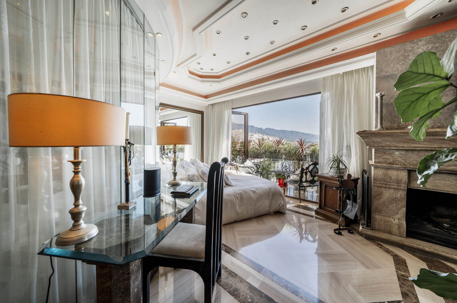 Prestiżowe Życie i Możliwość Inwestycji w Sercu Puerto Banús