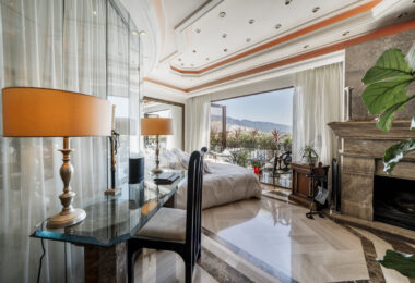 Prestiżowe Życie i Możliwość Inwestycji w Sercu Puerto Banús