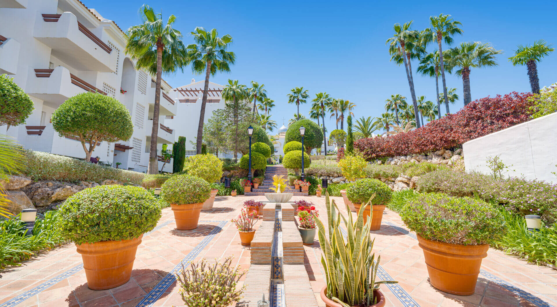 Elegancki, trzypokojowe mieszkanie na pierwszym piętrze w strzeżonej społeczności Selwo Hills, Estepona