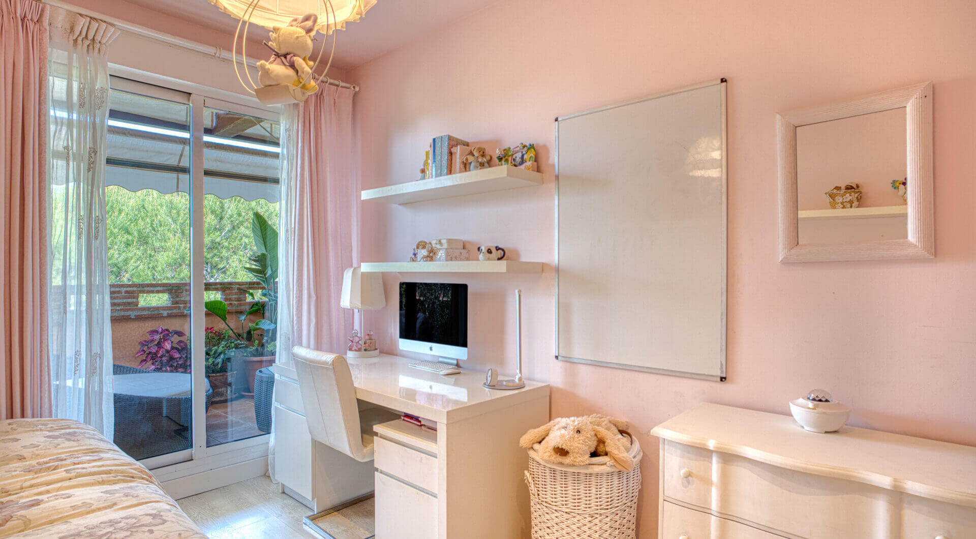 Piękny apartament z trzema sypialniami położony w samym sercu Złotej Mili Marbelli, Costa Nagüeles III