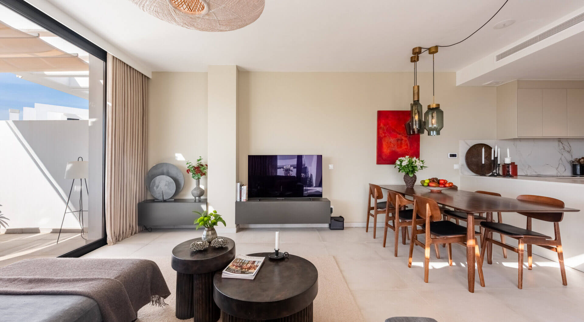 Stylowy i jasny dwupoziomowy penthouse w Cortijo del Golf na Nowej Złotej Mili