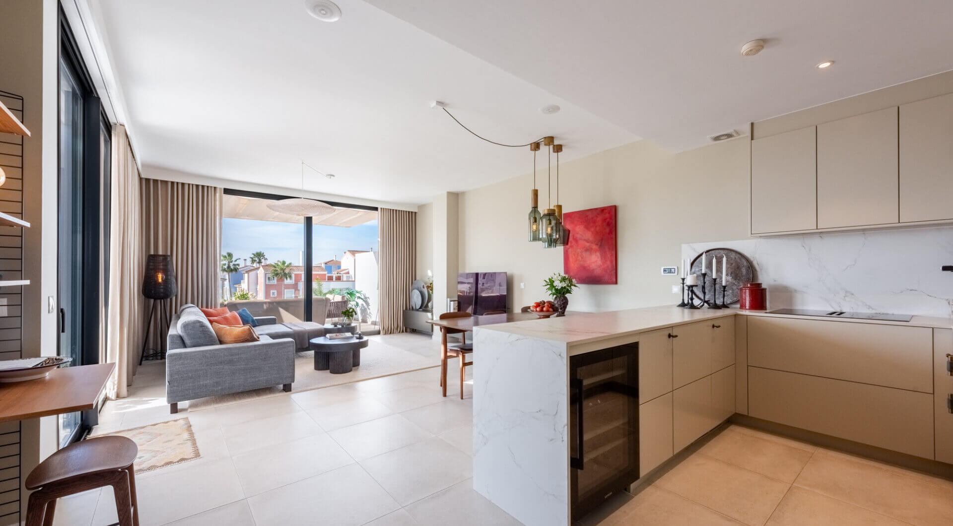 Stylowy i jasny dwupoziomowy penthouse w Cortijo del Golf na Nowej Złotej Mili