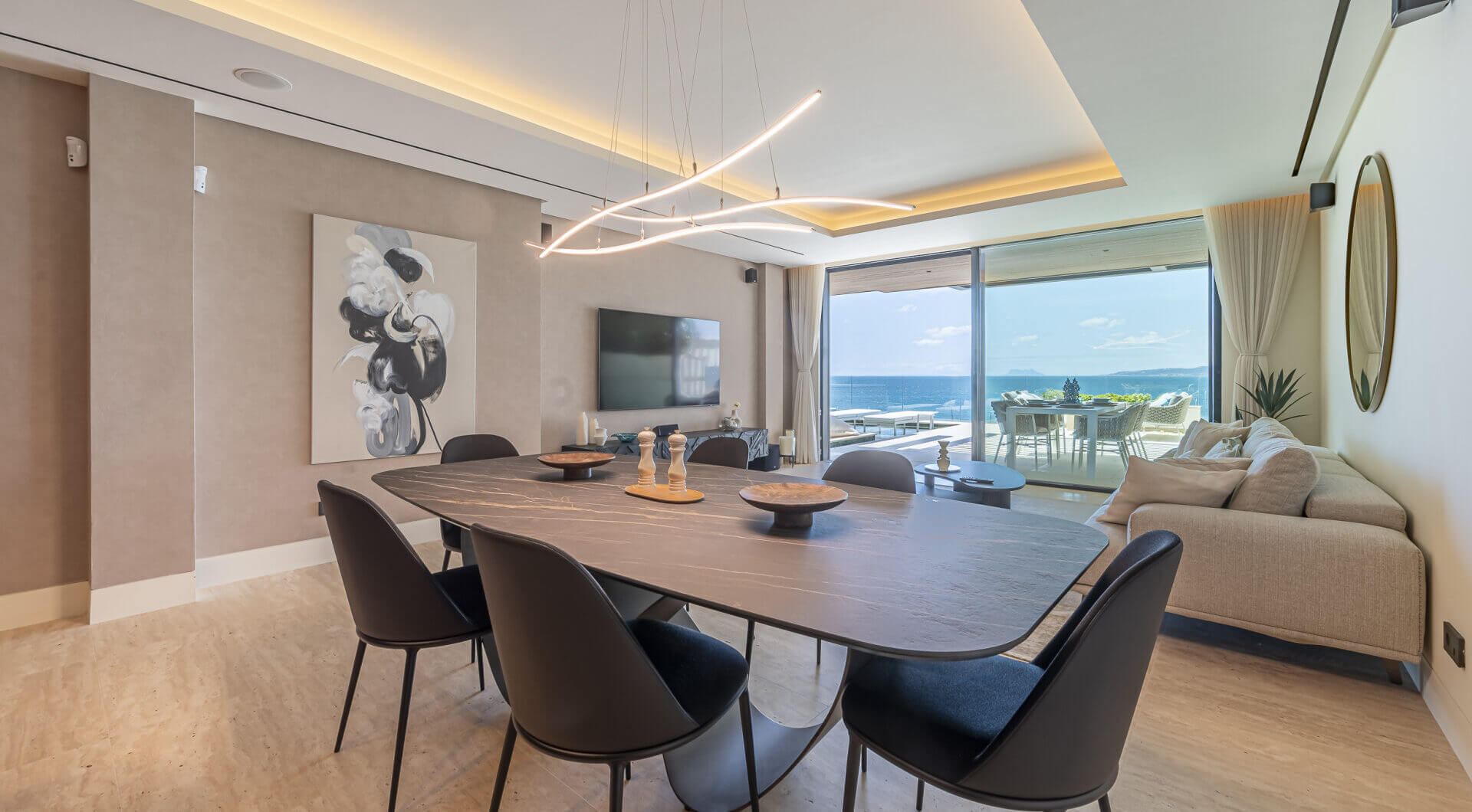 Luksusowy apartament nad morzem z widokiem na morze panoramiczne w Esteponie
